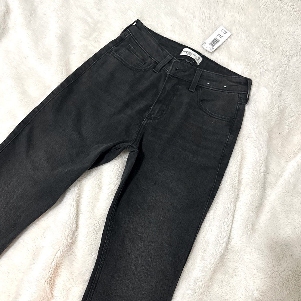 Abercrombie & Fitch Skinny High Rise 24